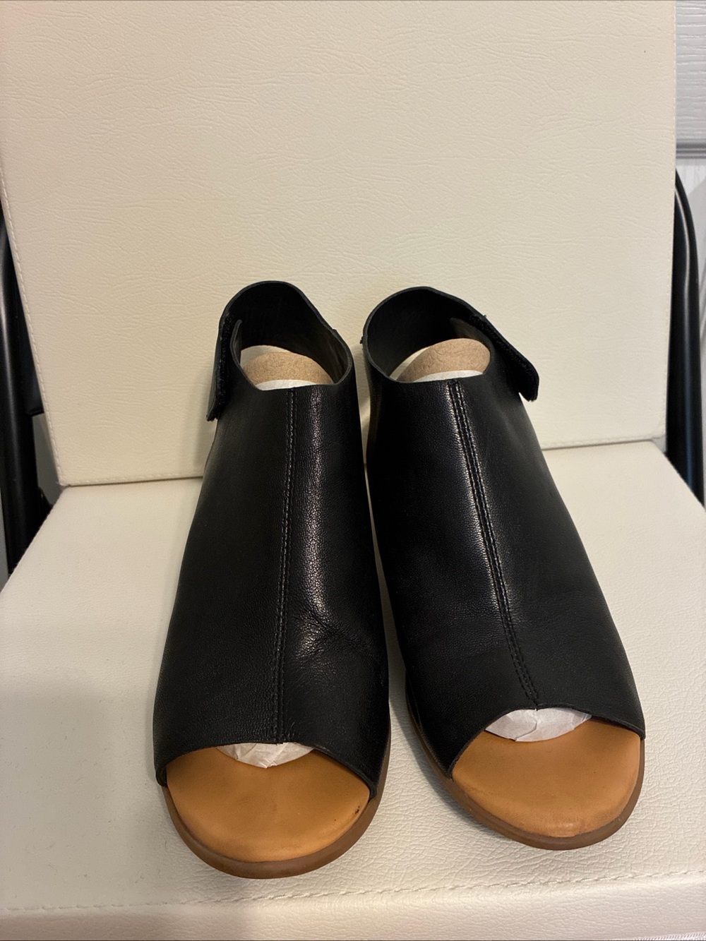 Korks by Kork-Ease Cayleigh Black Leather Block Heel Sandals Size 7.5M Open Toe